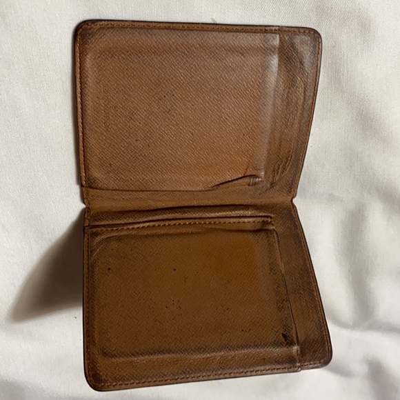 Louis Vuitton card holder - Picture 3 of 6